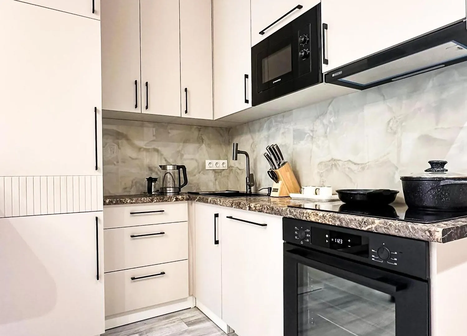 Luxury Two-Room Apartment With Beautiful Mountain Views Almaty