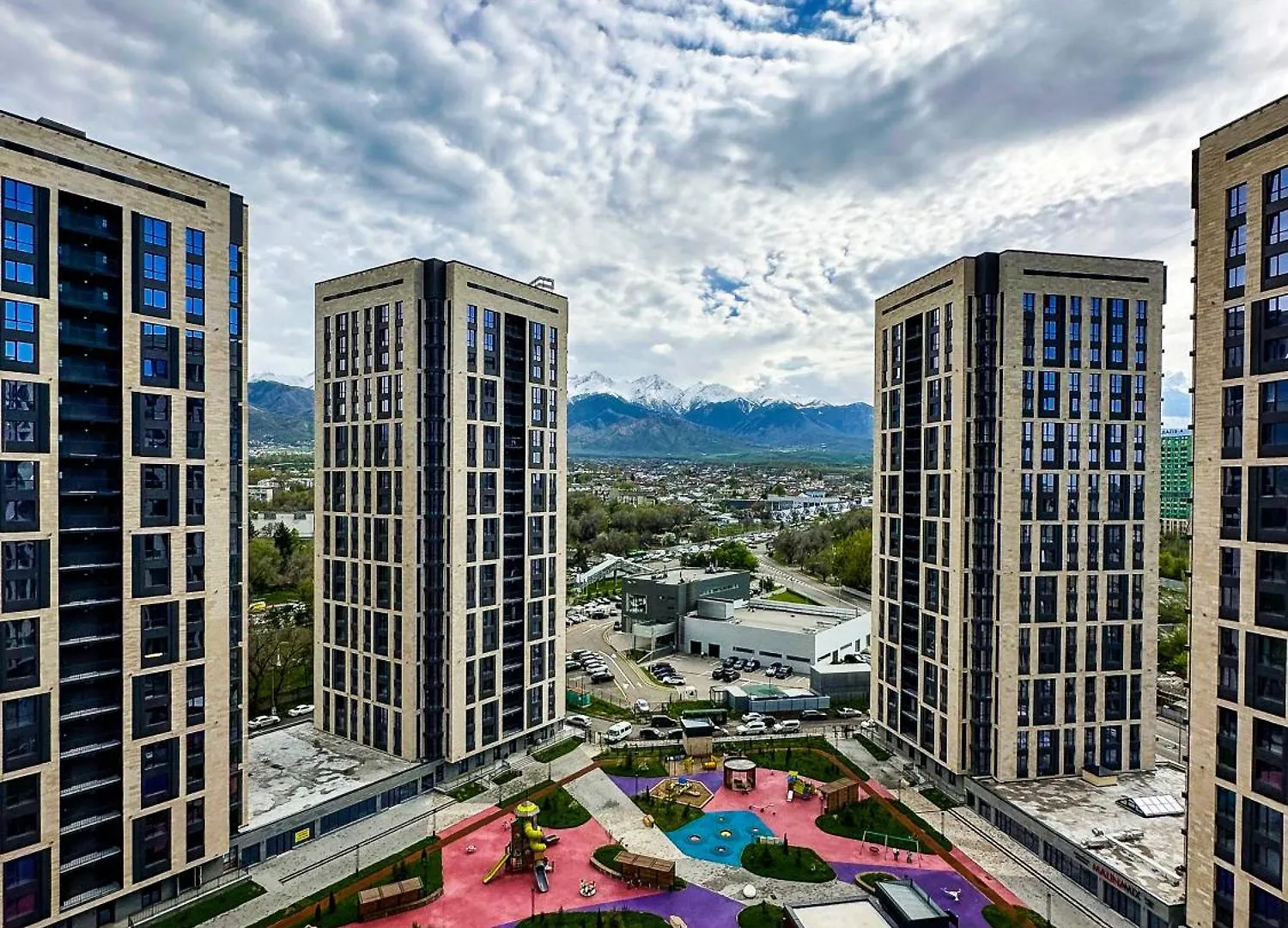 Luxury Two-Room Apartment With Beautiful Mountain Views Almaty 0*,