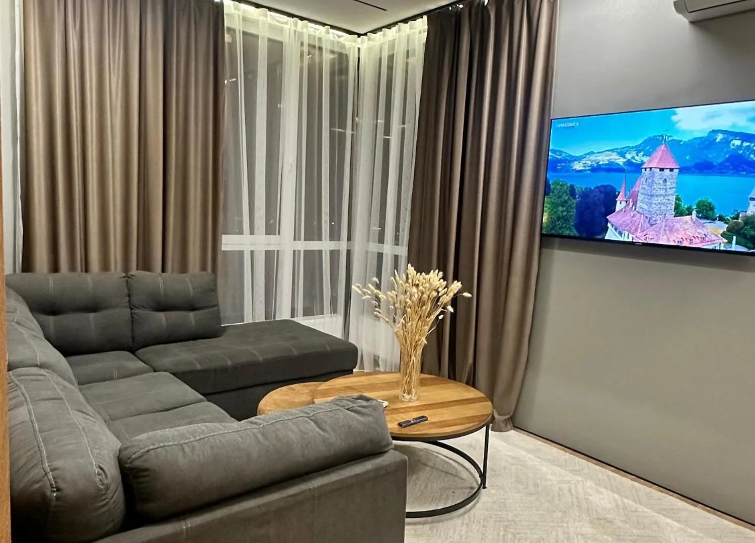 Luxury Two-Room Apartment With Beautiful Mountain Views Almaty