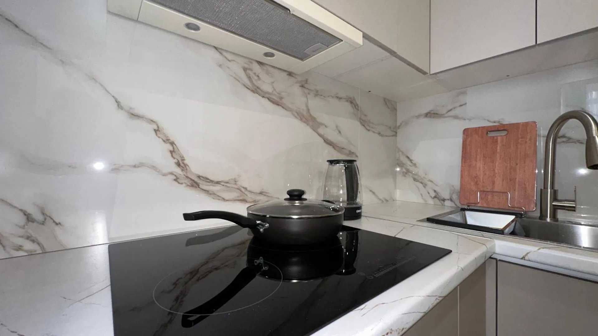 Luxury Two-Room Apartment With Beautiful Mountain Views Almaty
