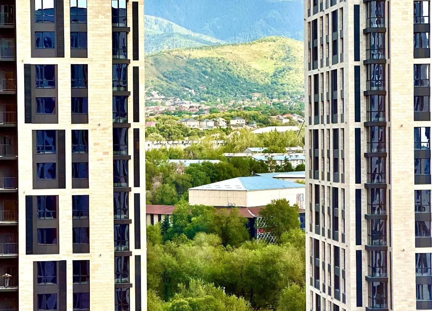 Luxury Two-Room Apartment With Beautiful Mountain Views Almaty