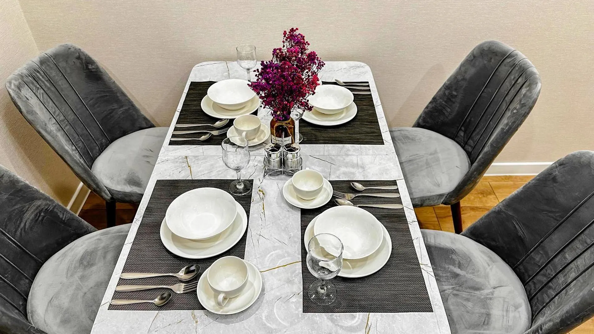 Luxury Two-Room Apartment With Beautiful Mountain Views Almaty